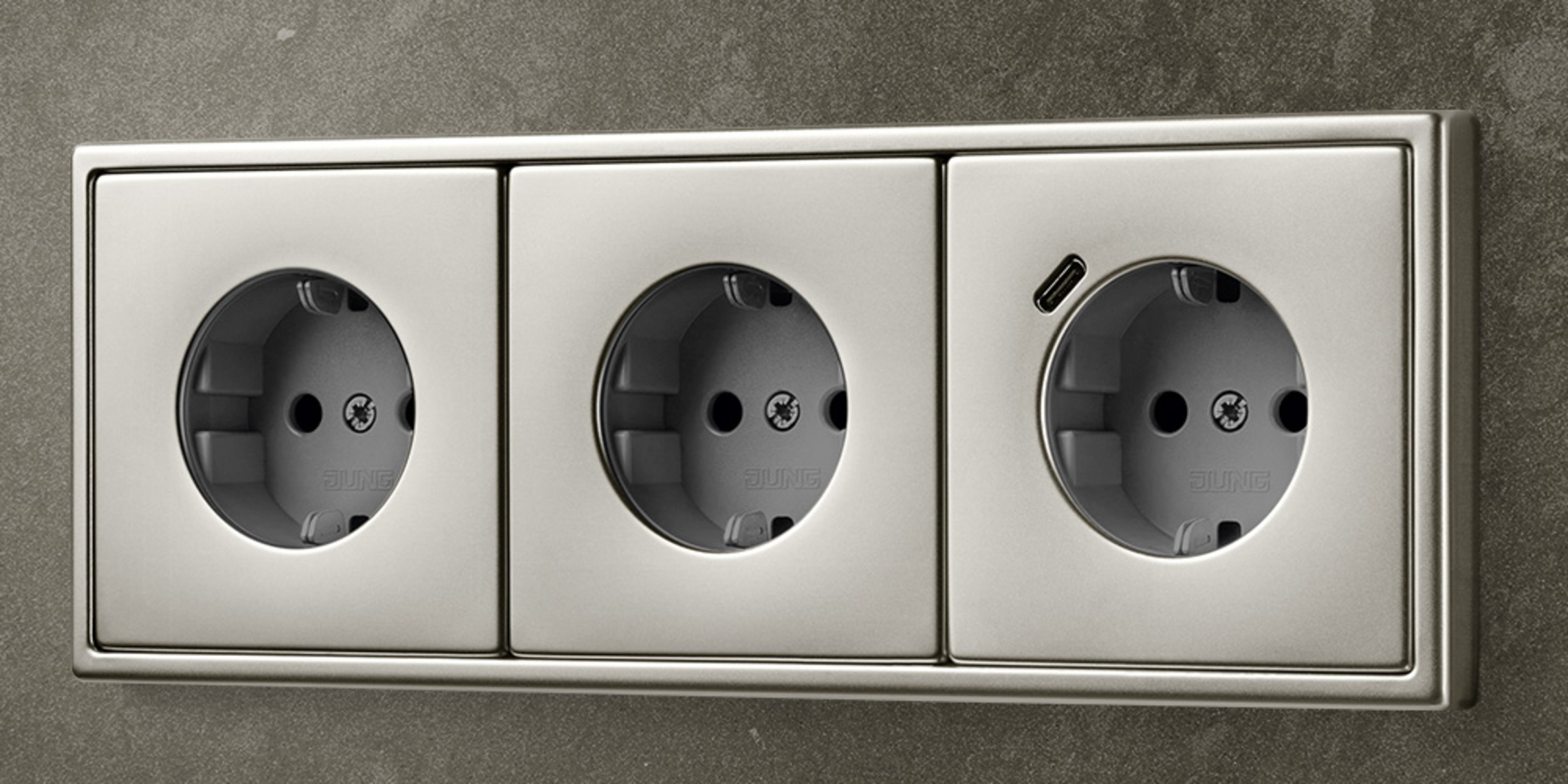 SCHUKO® Steckdosen mit USB bei Elektrobau Izzy in Frankfurt am Main