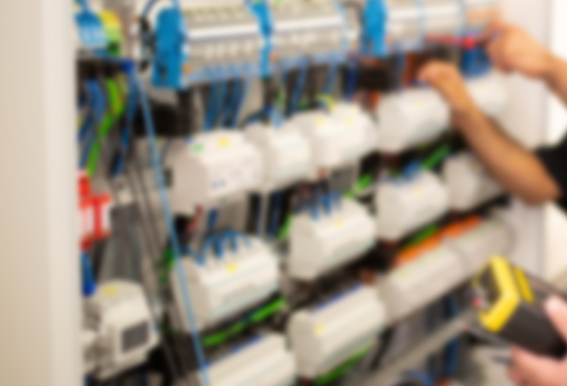 Schaltanlagenbau bei Elektrobau Izzy in Frankfurt am Main